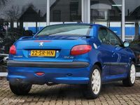 tweedehands Peugeot 206 CC 2.0-16V Leer Stoelverwarming Nieuwe APK