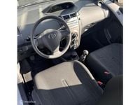 Occasion Toyota Yaris Comfort 99 PK (72 kW) 2011 Grijs Hatchback