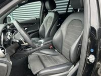 tweedehands Mercedes GLC300e 4MATIC AMG Night Plug in Hybrid | Sportstoelen Leder/Alcantara | Camera | Carplay | Led | Stoelverwarming |