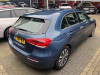 Occasion Mercedes A180 Business 136 PK (100 kW) 2021 Blauw Hatchback