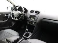tweedehands VW Polo 1.0 First Edition | Airco | Cruise control | Trekhaak | Lichtmetalen velgen | Metaallak | Elektrische ramen