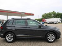 tweedehands VW Tiguan 1.5 TSI Life 150pk DSG7 - Climate - Navigatie - Wegklapbare Trekhaak - Camera - LED - Stoelverwarming - Rijklaar