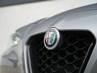 tweedehands Alfa Romeo Giulia 2.0 Turbo 200 PK Sprint | Veloce | Carplay | Navi | Leder | 18"
