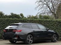 Occasion BMW 550e Comfort Edition 313 PK (230 kW) 2025 Grijs (metallic) Stationwagen