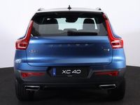 tweedehands Volvo XC40 T4 R-Design - Intellisafe Assist/Surround - Panoramisch schuif-/kanteldak - Parkeerverwarming - FULL-LED koplampen - DAB+ - Leder/nubuck - Verwarmbare voorstoelen - Verwarmbaar stuurwiel - Elektrisch bedienbare voorstoelen - 20' LMV - Noodreser