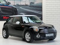 tweedehands Mini Cooper 1.6 / Airco / Lm Velgen / Black and White / Hoogte Stoelen / Keurig!