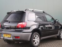 tweedehands Mitsubishi Outlander BWJ 2005 2.0 136 PK Invite plus TREKHAAK / AIRCO / PRIV. GLAS / ARMSTEUN / ISOFIX / LMV 16 INCH