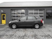 tweedehands Kia Carens 2.0 CVVT X-tra trekhaak 1500kg, airco