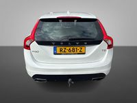 Occasion Volvo V60 Dynamic 152 PK (111 kW) 2018 Wit (metallic) Stationwagen