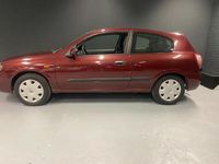 tweedehands Nissan Almera 1.5 Stuurbek- Airco Trekhaak Lage KM. APK 1 eigennaar.