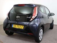 tweedehands Toyota Aygo 1.0 VVT-i x-play | Parkeercamera | Bluetooth | Met