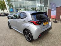 Nieuw Toyota Yaris Hybrid Executive 131 PK (96 kW) 2025 Grijs Hatchback