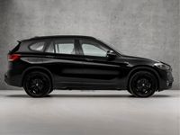 tweedehands BMW X1 xDrive25e Sportline Black Edition 221Pk Automaat (GROOT NAVI, DIGITALE COCKPIT, DEALER ONDERHOUDEN, SFEERVERLICHTING, STOELVERWARMING, ELEK ACHTERKLEP, SPORTSTOELEN, LEDER, PARKEERSENSOREN, LED, NIEUWSTAAT)