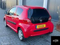 Occasion Toyota Aygo 68 PK (50 kW) 2006 Rood Hatchback