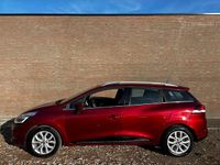Occasion Renault Clio GrandTour Intens 90 PK (66 kW) 2017 Rood Stationwagen