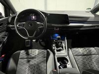 tweedehands VW Golf VIII 1.5 TSI R-Line - Dealer onderhouden - Digitaal dashboard - Keyless entry - 19'' lichtmetalen velgen -