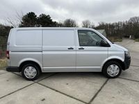 tweedehands VW Transporter 2.0 TDI 102pk L1 H1 airco 3 zits navi euro 5