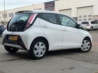 Occasion Toyota Aygo X-play 69 PK (50 kW) 2017 Wit Hatchback