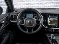 tweedehands Volvo V60 2.0 B3 Plus Dark | Standkachel | Adaptieve Cruise Control | Trekhaak | Stoel en Stuurverwarming | Donker Glas | Harman Kardon |
