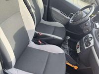 Occasion Renault Clio II 75 PK (55 kW) 2010 Zwart Hatchback