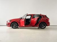 Occasion BMW 118 Executive 140 PK (102 kW) 2021 Melbourne rot metallic (rood metallic) Hatchback