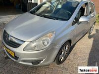 tweedehands Opel Corsa 1.2-16V Essentia