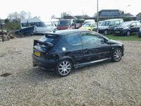 tweedehands Peugeot 206 2.0-16V GTI Voor lief hebbers zeer lux.s / Uitgebouwd 2 x spoiler achterklep zeer mooi.