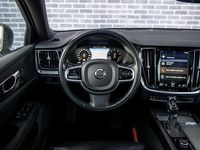 tweedehands Volvo V60 CC 2.0 T5 AWD Pro | Stoelverwarming voor + achter | S