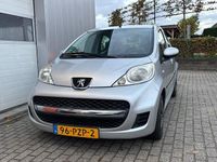 Occasion Peugeot 107 68 PK (50 kW) 2011 Grijs (metallic) Hatchback