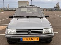 tweedehands Peugeot 205 1.6 GT. Een automaat uit 1995. Incl Panorama.