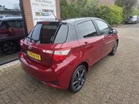 Occasion Toyota Yaris 112 PK (82 kW) 2018 Rood Hatchback