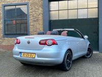 tweedehands VW Eos 2.0-16v FSI | Cruise + Clima + Carplay