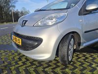 Occasion Peugeot 107 68 PK (50 kW) 2006 Zilver Hatchback