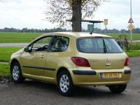 tweedehands Peugeot 307 1.6-16V Gentry * Airco * Leder * KOOPJE! *