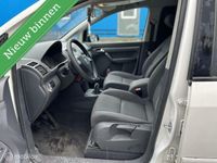 tweedehands VW Touran TDI - 6 versn - airco - grijs kent.