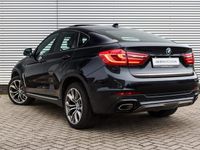 tweedehands BMW X6 xDrive40d High Executive Automaat / Schuif-kanteldak / Trekhaak / Adaptieve LED / Night Vision / Comfort Access / Achteruitrijcamera / Soft Close / Active Cruise Control / Harman Kardon