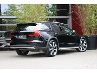 tweedehands Volvo V60 CC B5 AWD Ultimate | Harman/Kardon | Stoelventilatie en -massage | Schuifdak | Pilot Assist | Keyless | 20" velgen