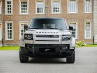 tweedehands Land Rover Defender 2.0 P400e 110 X-Dynamic HSE | Panoramadak | 22" Velgen in Gloss Black | 11,4" Touch Screen | Cold Climate Pack | Elektrische Trekhaak | Expedition imperiaal | Uitklapbare Dakladder| All Season Banden