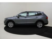 tweedehands VW Tiguan Allspace 1.5 TSI Highline Business R / Navigatie / Apple Carplay & Android Auto / Wegklapbare Trekhaak / Adaptive Cruise Control / Parkeersensoren Voor en Achter / Camera Achter