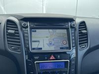 tweedehands Hyundai i30 1.6 GDi GO! 2016 / Cruise Control / Navigatie / Airco / Achteruitrij Camera /