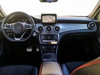 tweedehands Mercedes GLA180 Automaat AMG Line | Nightpakket | LED | Panoramada