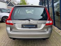 tweedehands Volvo V70 2.0 T5 245PK Momentum Automaat LEER / NAVI / XENON