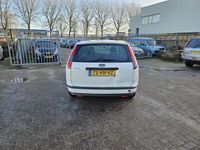 tweedehands Ford Focus Wagon 1.4-16V Ambiente Goed rijdende en ruime gezinsauto,Airco,Electr pakket,Apk 17-02-2024.