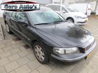 tweedehands Volvo V70 2.4 T Comfort Line auto bouwt druk op voor loop sloop of exp