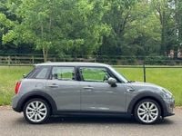 Occasion Mini Cooper D Pepper 95 PK (69 kW) 2017 Grijs Hatchback
