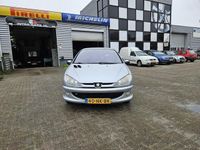 tweedehands Peugeot 206 1.4 Quiksilver Goed rijdende en nette zuinige auto,Airco,Electr pakket, Nieuwe apk bij aflevering.