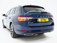 Occasion Skoda Superb LAURIN & KLEMENT 218 PK (160 kW) 2021 Blauw Stationwagen