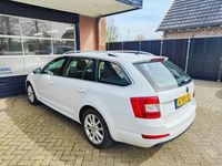 tweedehands Skoda Octavia Combi 1.4 TSI Elegance Businessline, Keyless, Navi, PDC, Xenon, 2e eig Dealer ond, NAP