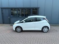 Occasion Toyota Aygo X-play 69 PK (50 kW) 2017 Wit Hatchback