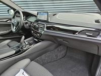 tweedehands BMW 530 5-serie e Sportline Plug In Hybrid Dealer O.H | Schuifdak | Adaptive Cruise | Harman Kardon | Head Up | Keyless | Stuurverwarming | Adaptive LED | 19"L.M | Apple Carplay | Camera |